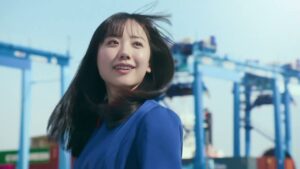 コンテナが突然芦田愛菜さんになり、鈴与の使命を語る