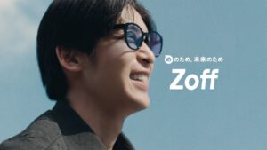 目黒蓮さん出演！Zoffの新CMは、夏の日差しとキャッチボールとサングラス